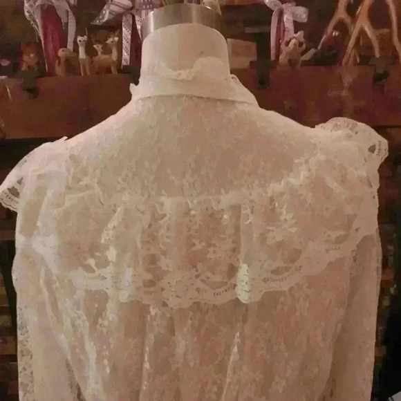 Vintage lace dress - Picture 3 of 4